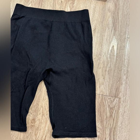 Love Tree Ribbed Biker Shorts - Picture 2 of 4